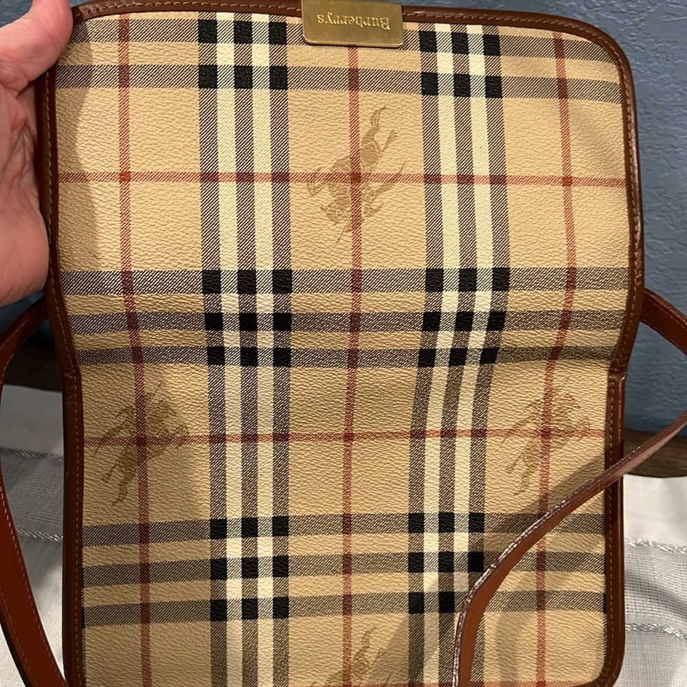 Vintage Burberry Tan and Brown Check Clutch - Picture 9 of 16